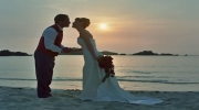 Церемония бракосочетания на закате солнца